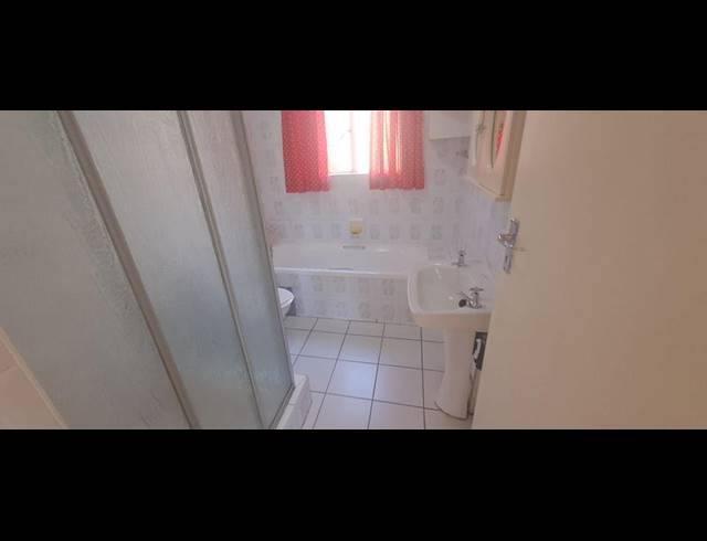 2 BEDROOM TOWNHOUSE FOR SALE IN BARTLETT